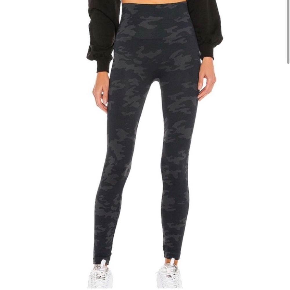 SPANX Activewear High Waist Camo Leggings Size M
